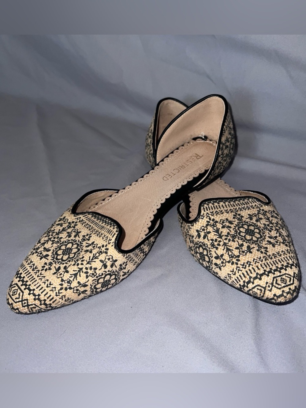 woven black printed open side flats | size 9